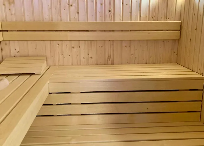 Monte Black Z Jacuzzi I Sauna Finska 度假居